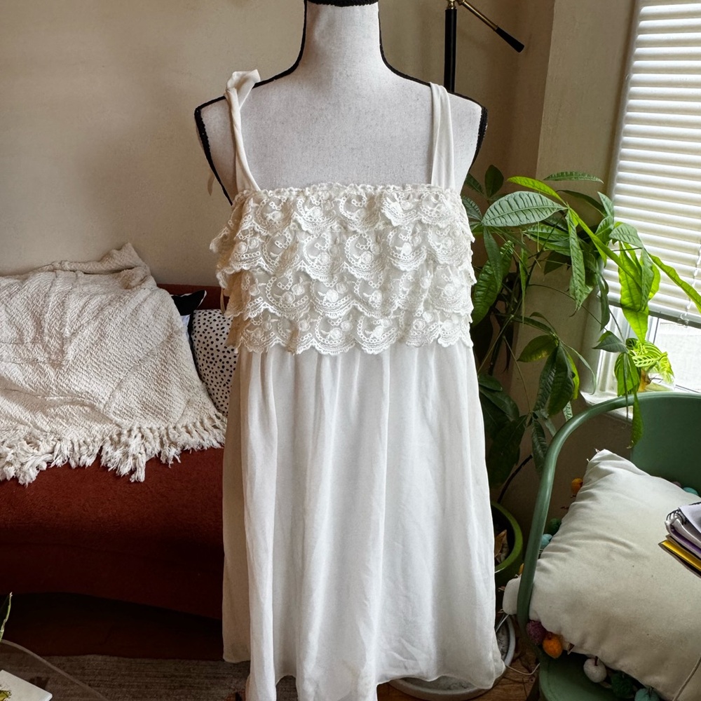 Forever 21 Cream Lace Dress